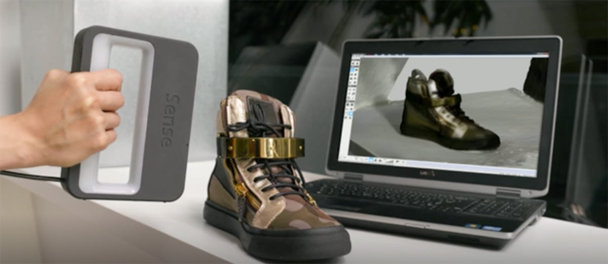Photo showing a shoe being photographed in order to be instantly printable using 3D printing.